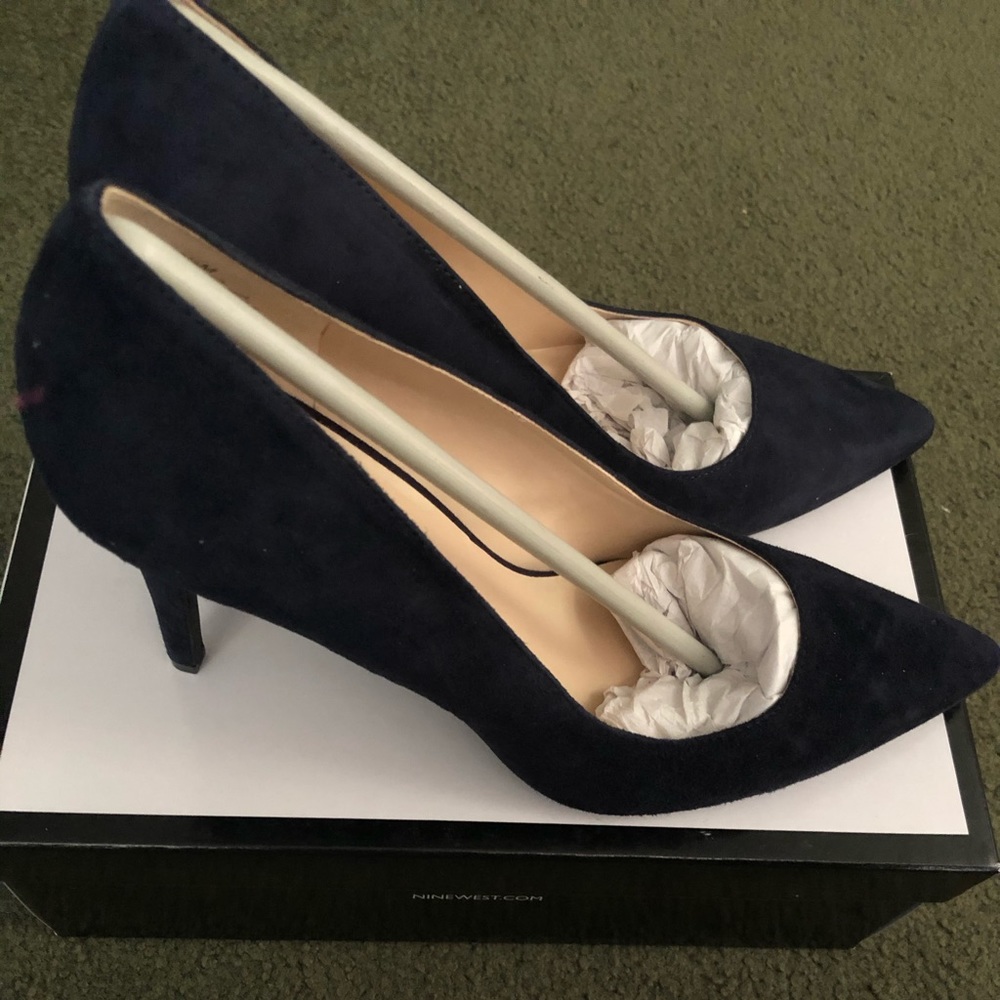 NineWest Navy(size 10.5) BRAND NEW never worn